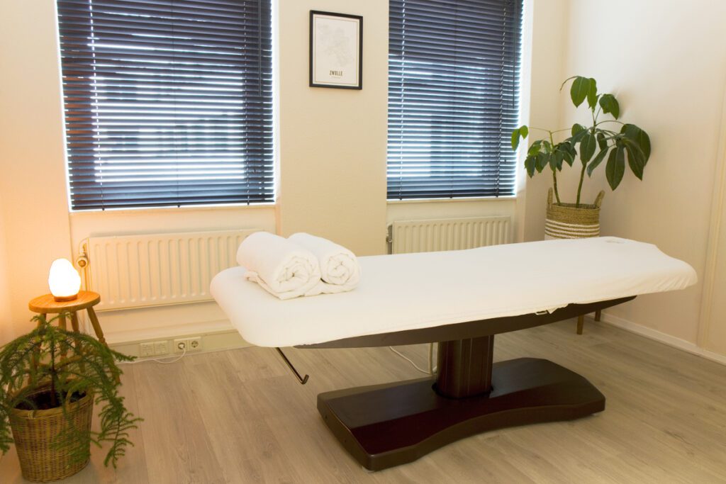 Massageruimte Zachte kracht: tarieven holistische massage en massagetherapie Zwolle